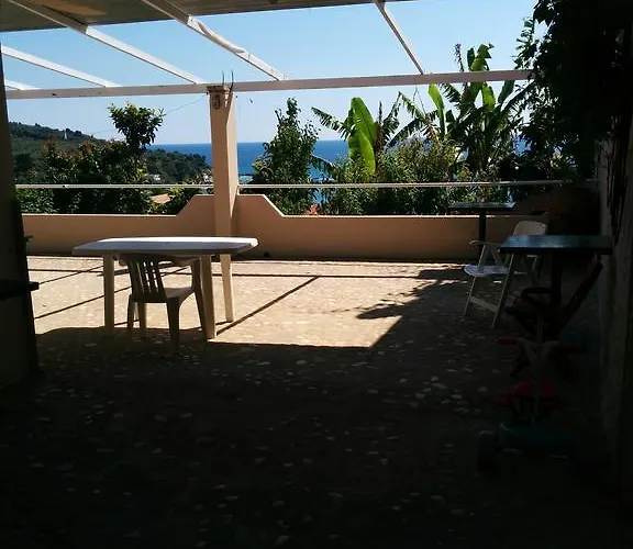 Varagoulis Giannis & Lenas Apartments