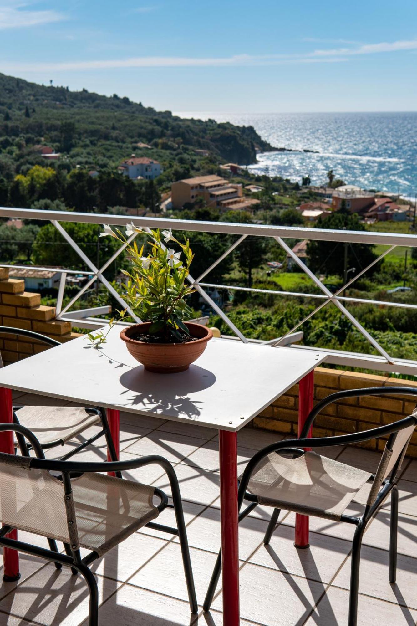 Varagoulis Giannis & Lenas Paramonas (Corfu)