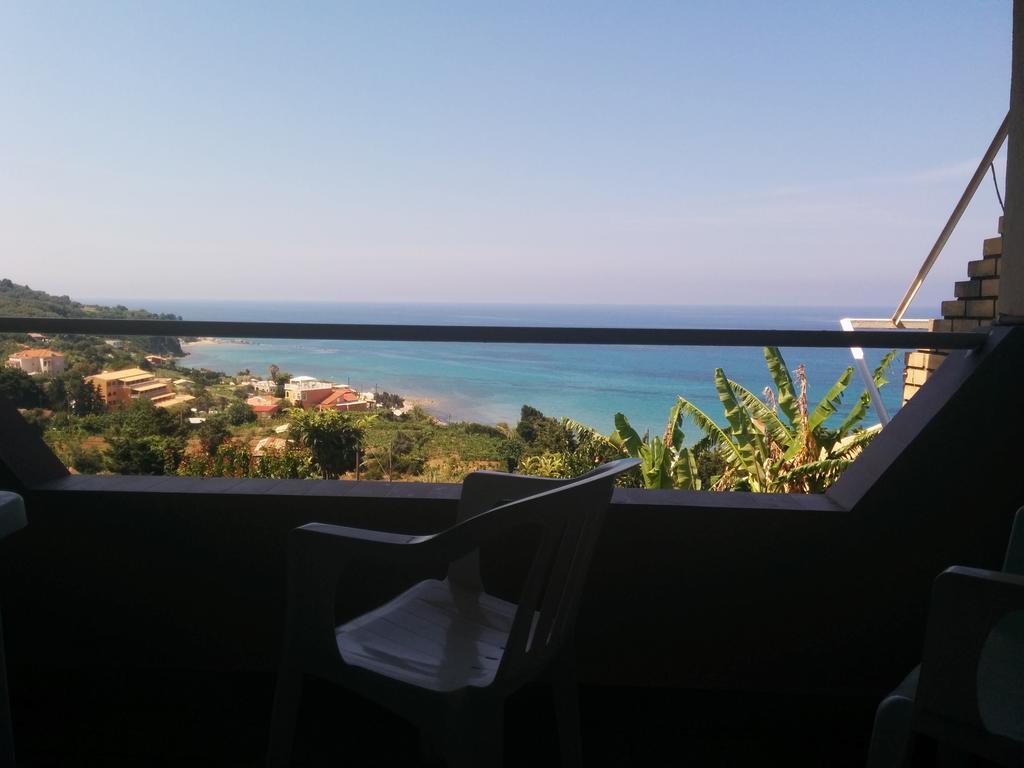 Varagoulis Giannis & Lenas Apartment Paramonas (Corfu)